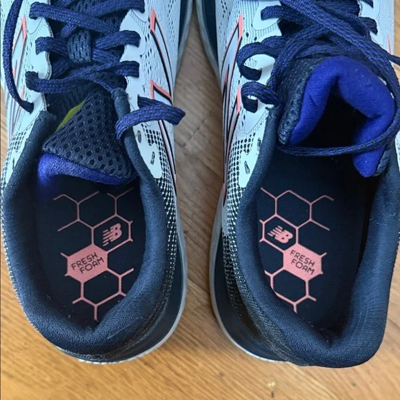 Women’s New Balance Fresh foam athletic shoes. - Picture 5 of 6